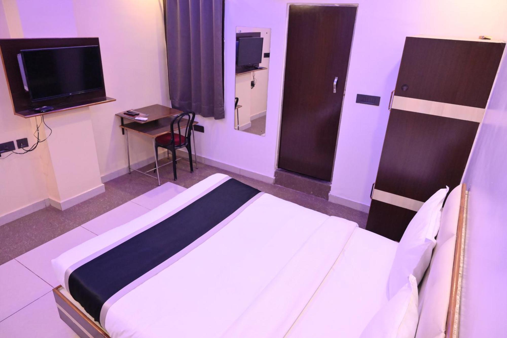 Hotel Riddhi Regency Лакхнау Экстерьер фото