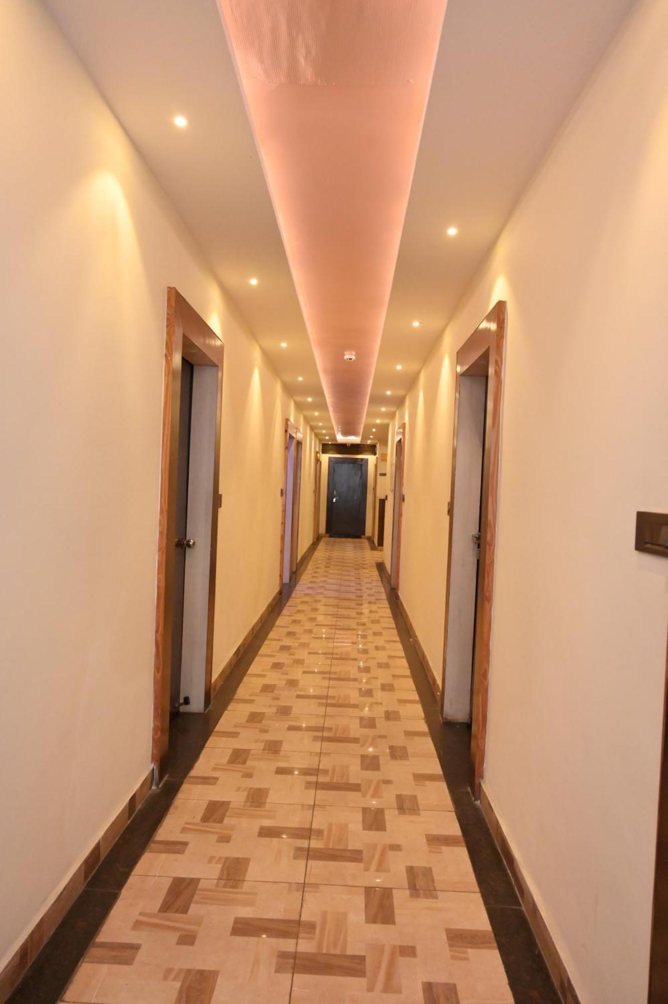 Hotel Riddhi Regency Лакхнау Экстерьер фото