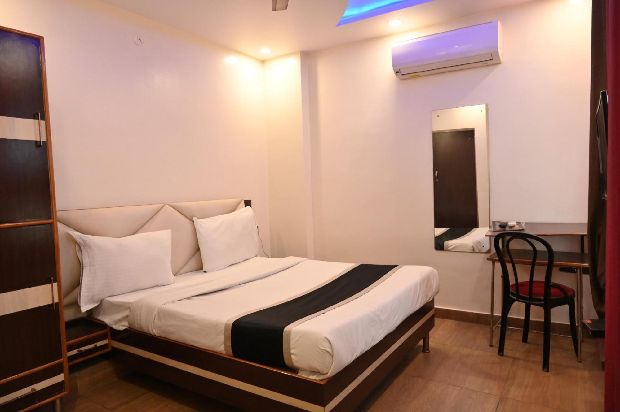 Hotel Riddhi Regency Лакхнау Экстерьер фото