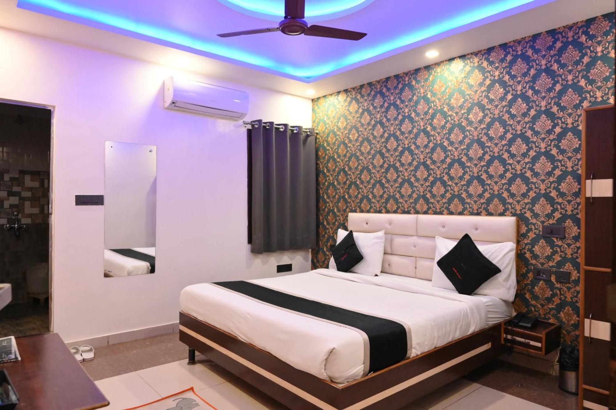 Hotel Riddhi Regency Лакхнау Экстерьер фото