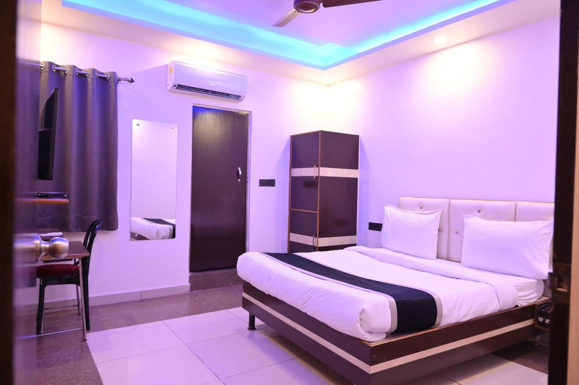 Hotel Riddhi Regency Лакхнау Экстерьер фото