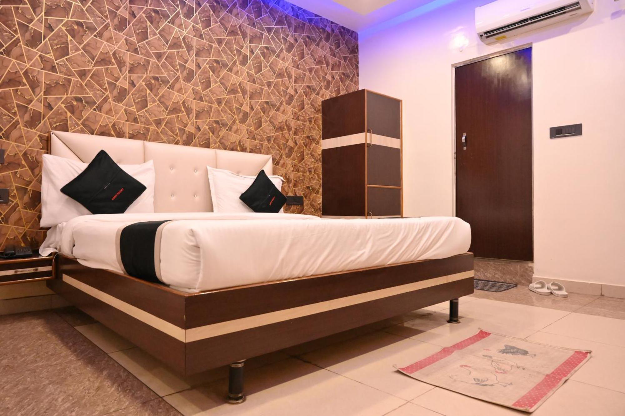 Hotel Riddhi Regency Лакхнау Экстерьер фото